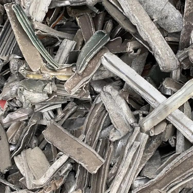 断桥铝合金破碎料.jpg 断桥铝合金破碎料.jpg