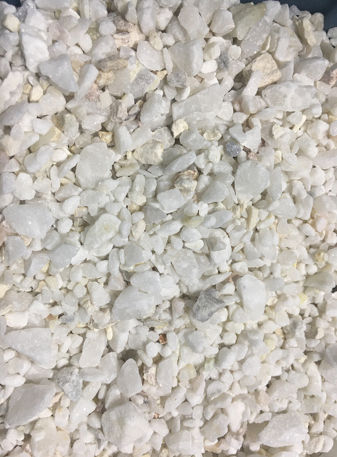 分选后石英石良品.jpg 分选后石英石良品.jpg